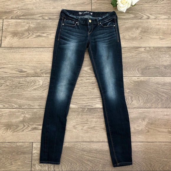 EXPRESS dark wash with faded detailing jeans size 2